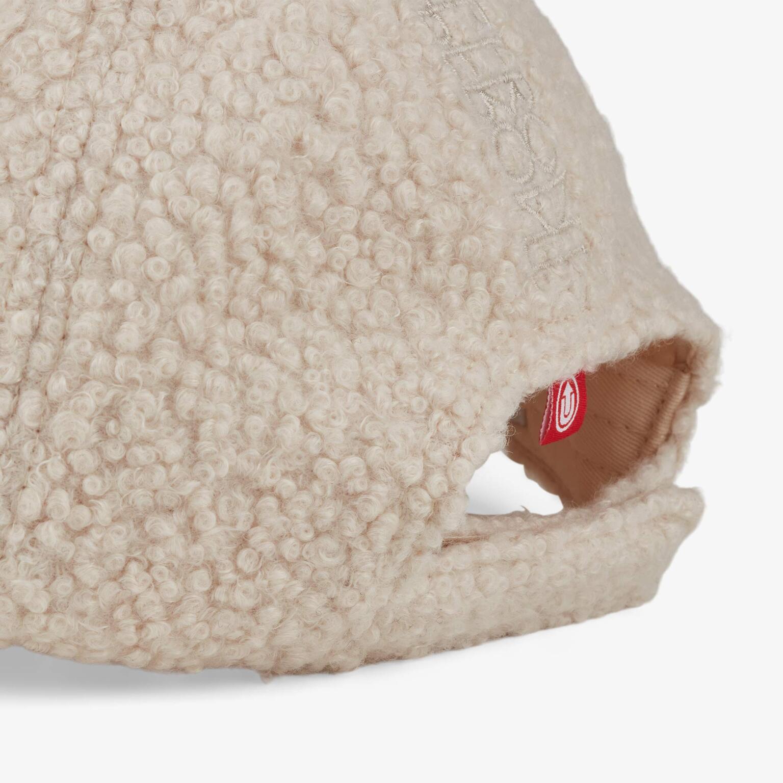 Upfront // Hyper 7 - Artic Wolf