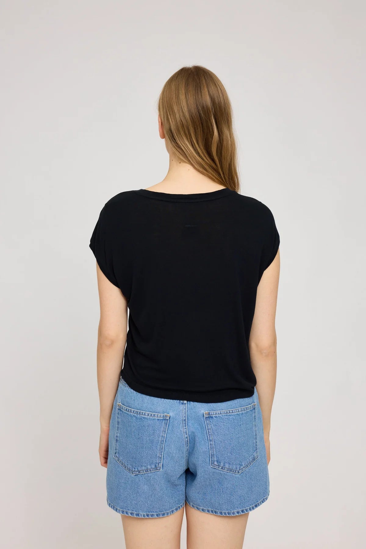 Mazine // Cropped T Loose Fit - Black