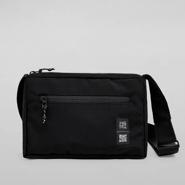 wetheknot // Recycled Shoulder Bag - Black