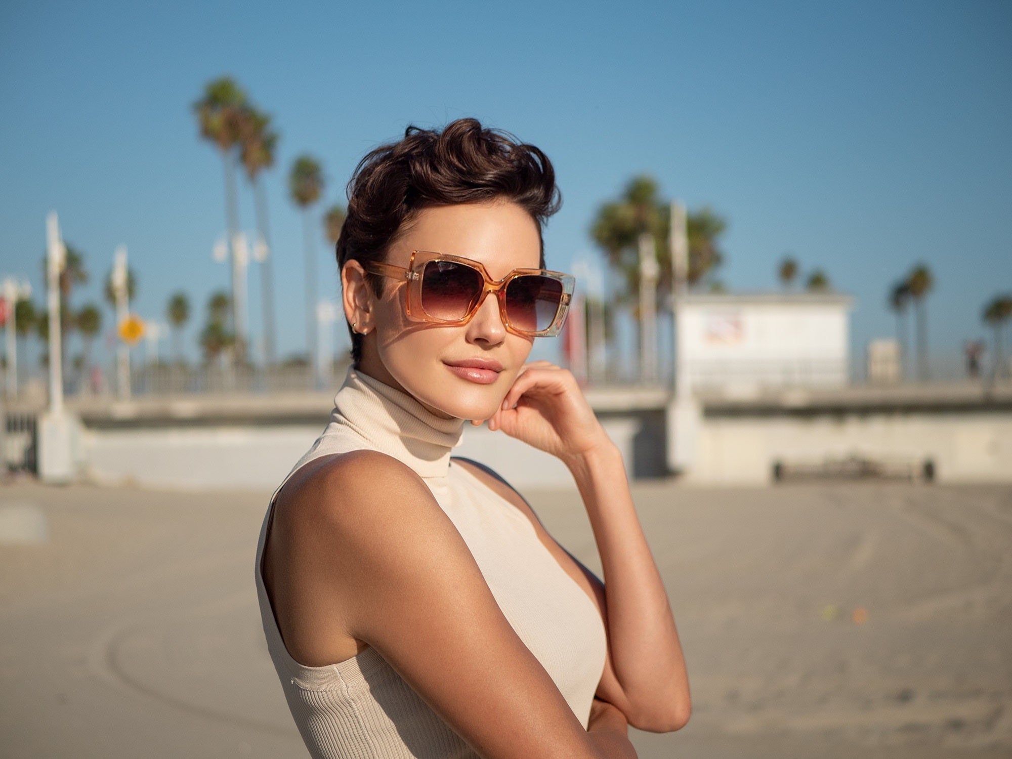 A.J. Morgan // 39084 - Champagne