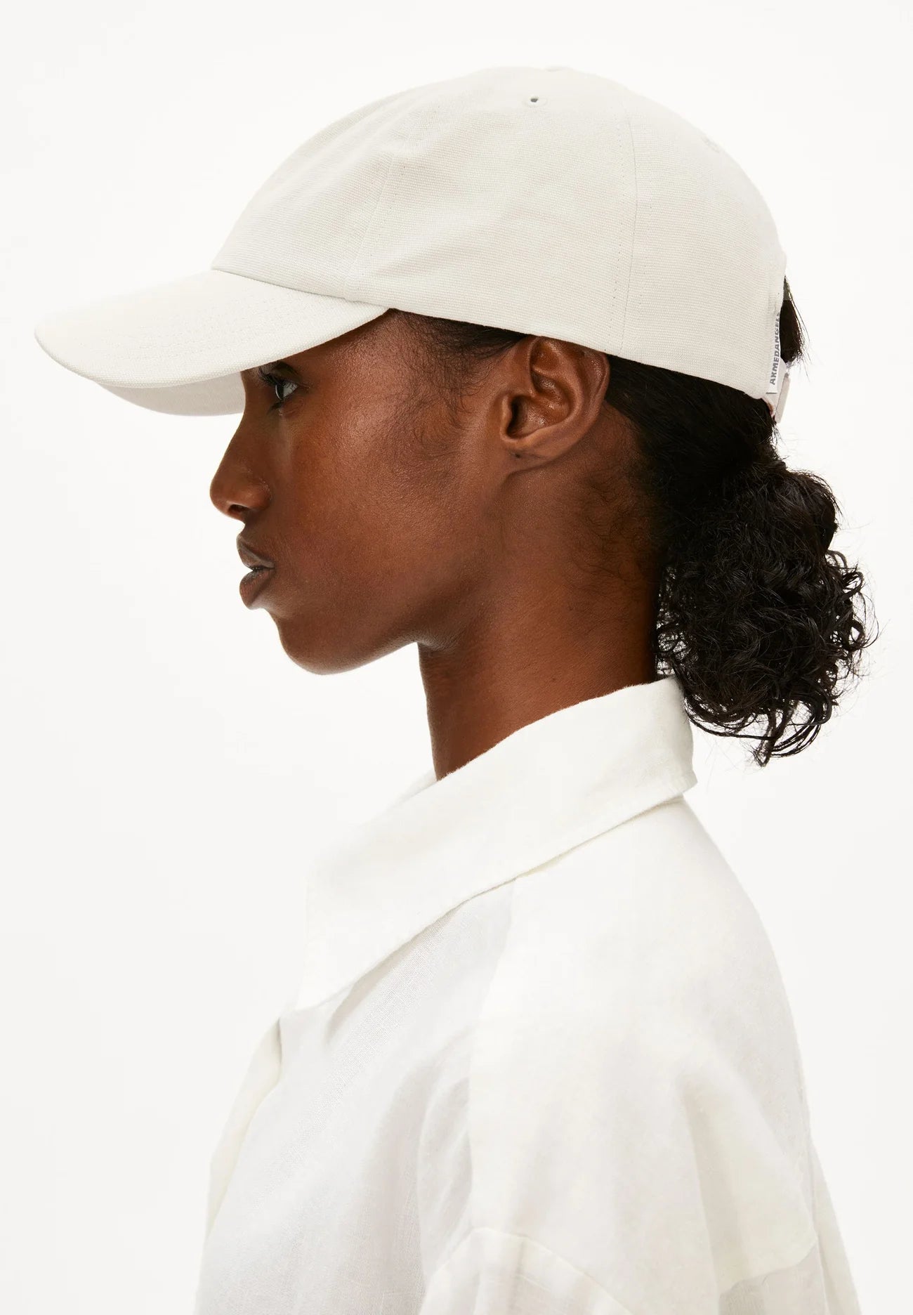 ARMEDANGELS // YENAAS BOLD CAP - Oatmilk-black