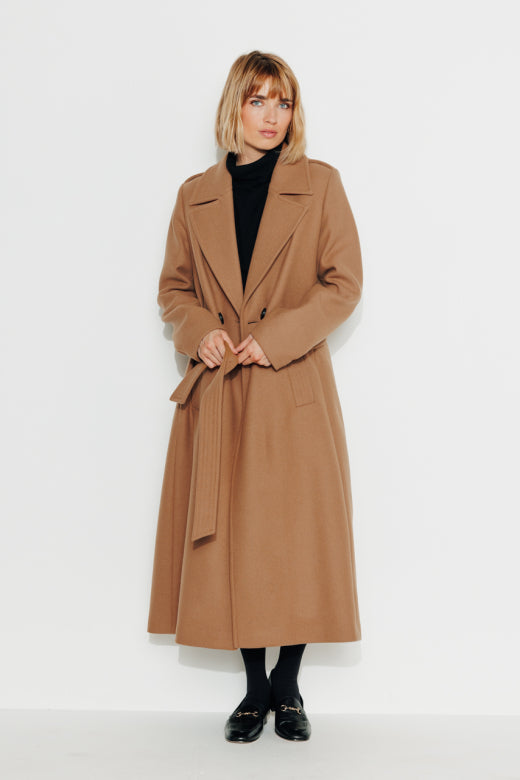 Trench & Coat // Precieux // Camel