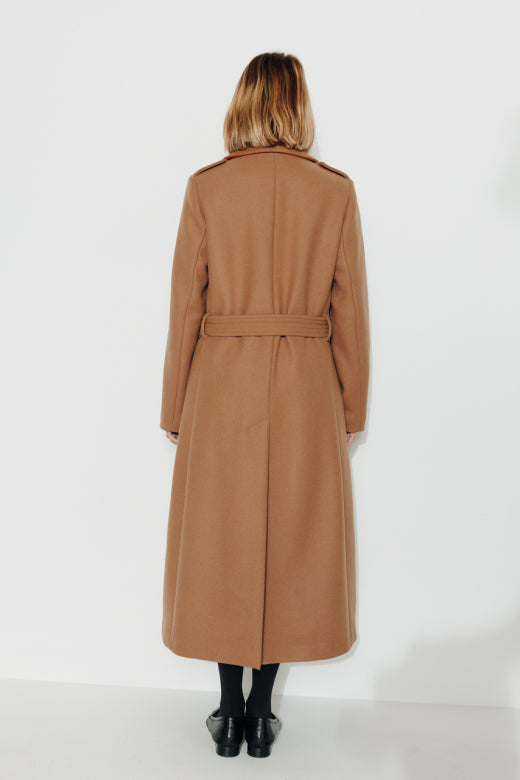 Trench & Coat // Precieux // Camel