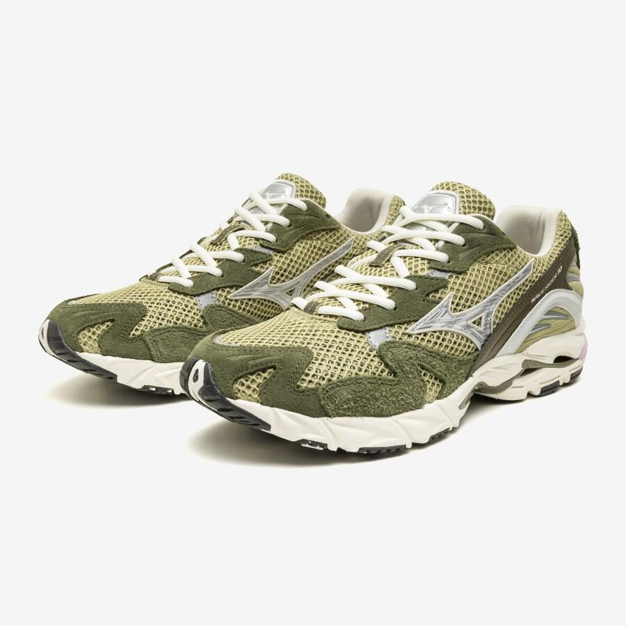 Mizuno // Wave Rider 10  - Premium Green